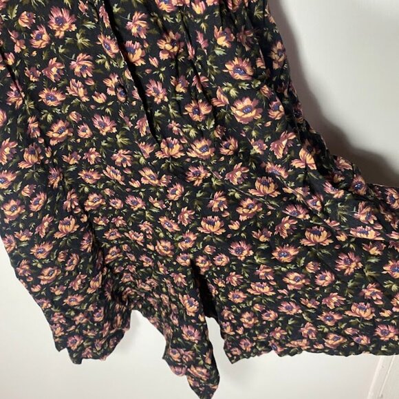 Center Aisle Vintage Floral Romper Playsuit - Picture 5 of 6